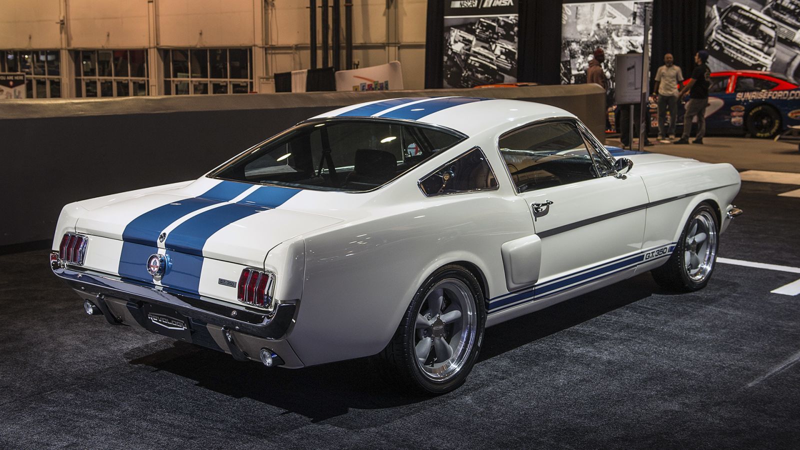 Revology Fod Mustang Shelby GT350