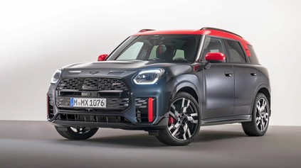 NOVÉ MINI JOHN COOPER WORKS COUNTRYMAN. RÝCHLY „VIDIEČAN“ MÁ 300 KONÍ A ŠTVORKOLKU