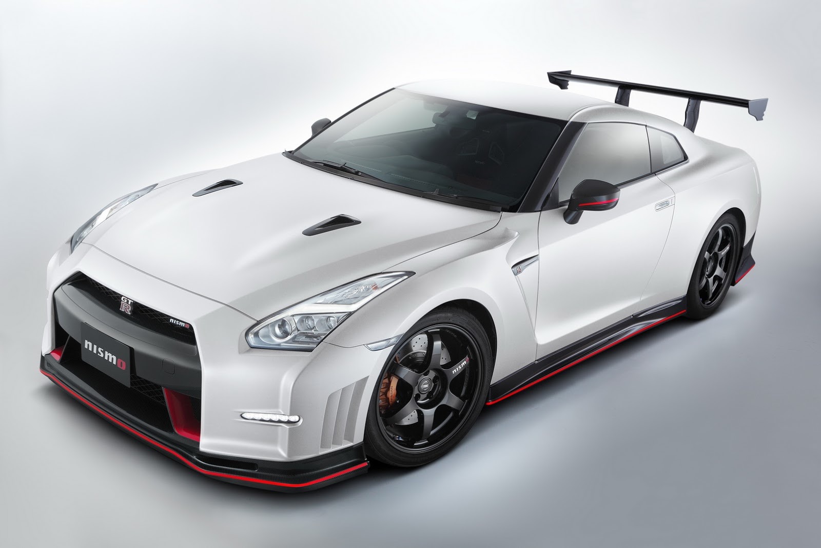 Nissan GT-R NISMO N Attack