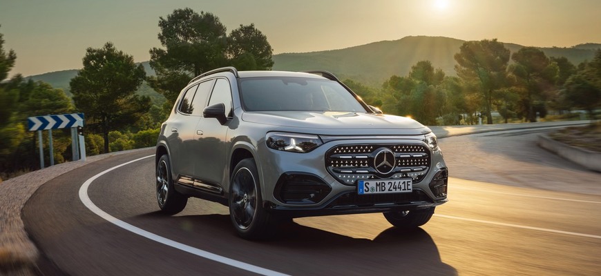 Nový Mercedes-Benz GLB je tu a okrem elektrického pohonu prinesie aj hybridy