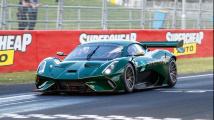 BRABHAM BT62 JE NA OKRUHU RÝCHLEJŠÍ AKO AUDI R8 GT3