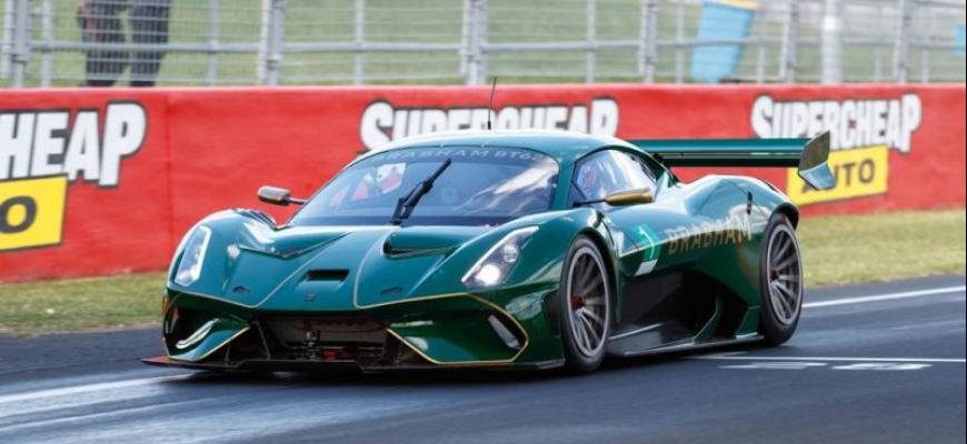 Brabham BT62 je na okruhu rýchlejší ako Audi R8 GT3