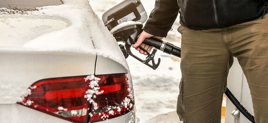 Riedenie nafty benzínom kvôli zníženiu rizika zmrznutia paliva? V dnešných autách to neskúšajte