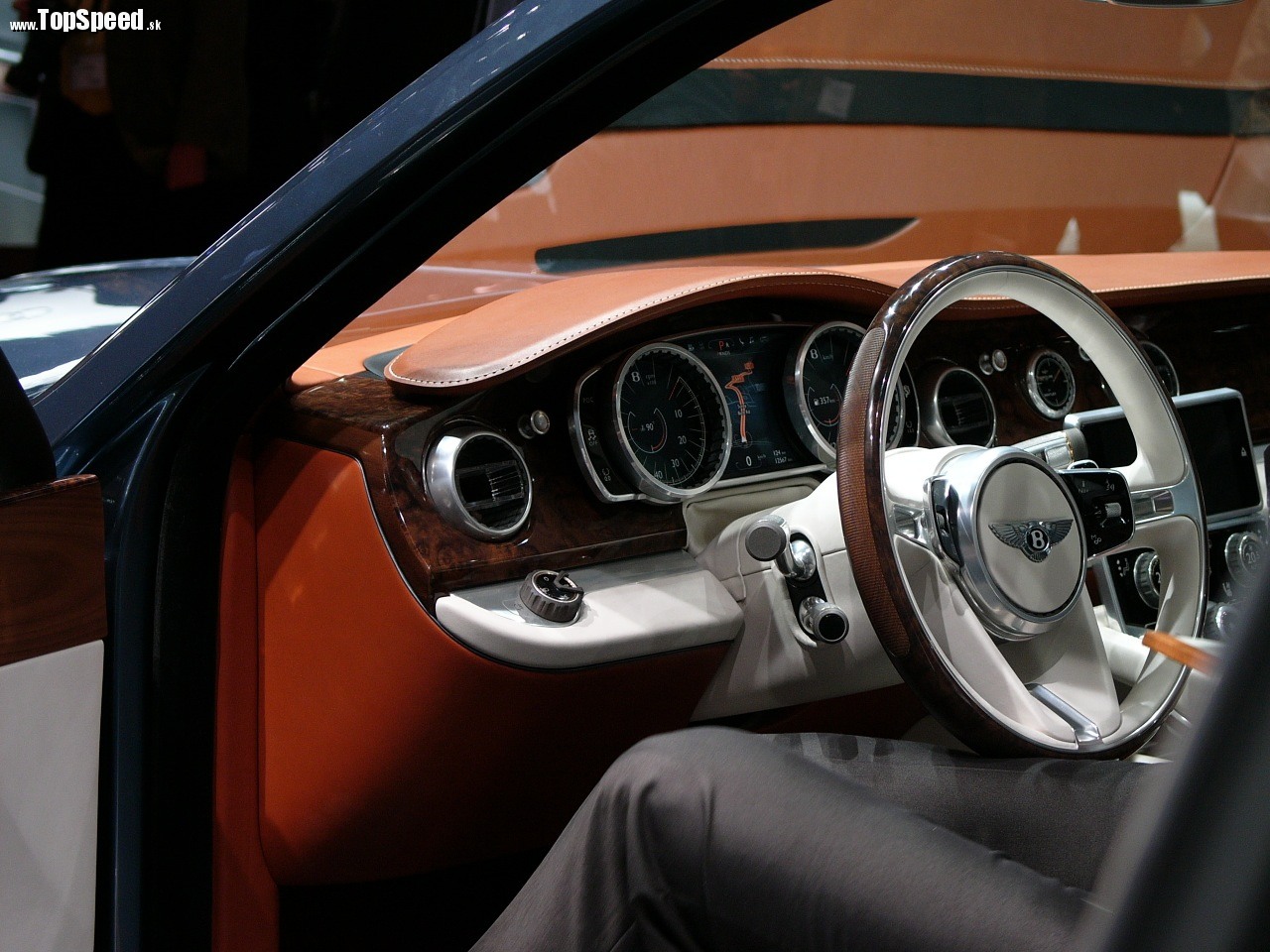 Interiér ponúka absolútny luxus. Bentley vie ako na to.