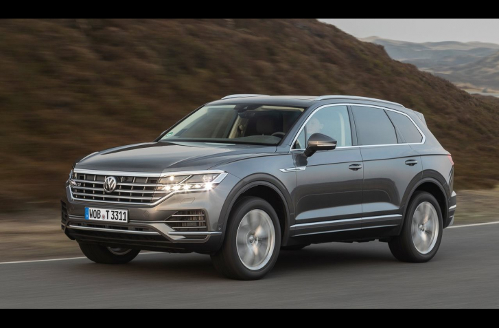 OTÁZKA ČITATEĽA K VW TOUAREG TDI V8. JE TO PREZLEČENÉ AUDI SQ7?