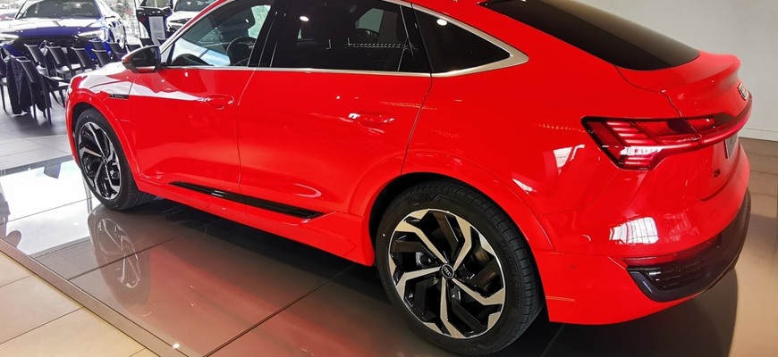 Modernizácia Audi Q8 e-tron prináša takmer nové auto s dojazdom a výkonom