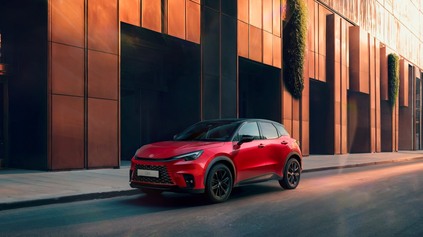 VÄČŠIE NEZNAMENÁ AUTOMATICKY LEPŠIE. LEXUS LBX JE DÔKAZOM