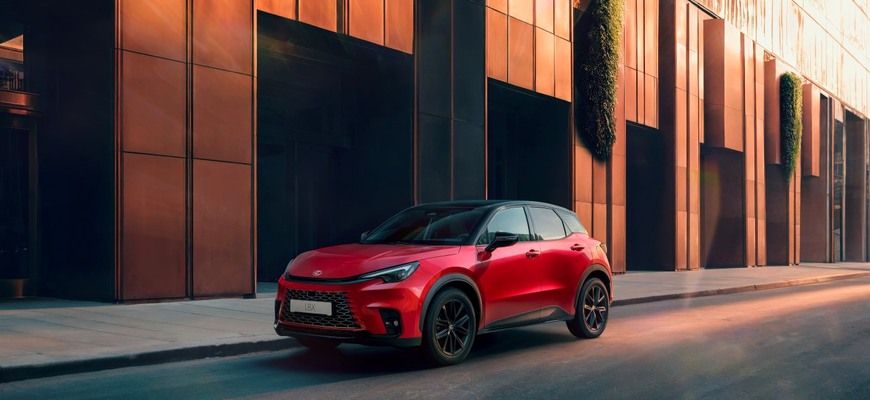 Väčšie neznamená automaticky lepšie. Lexus LBX je dôkazom