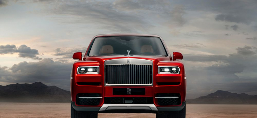 Rolls-Royce Cullinan predstavili s 2 verziami interiéru