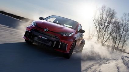 TOYOTA GR YARIS 2026: VYLEPŠENIA POSÚVAJÚ MALÝ OSTRÝ HATCHBACK EŠTE ĎALEJ