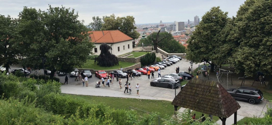 Akcia Porsche Sportscar Together na hrade oslávila 70. rokov Porsche