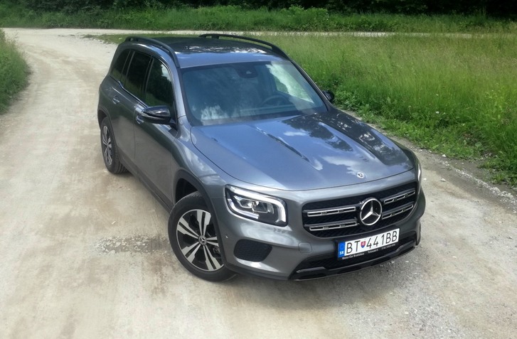 TESTUJEME MERCEDES-BENZ GLB 200. ČO VÁS ZAUJÍMA?