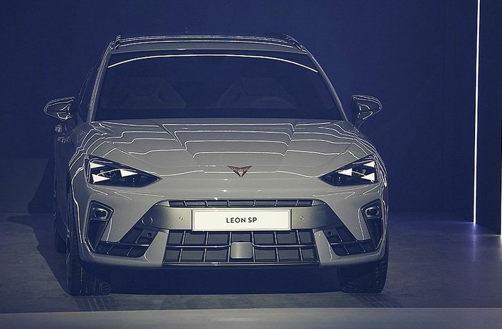 CUPRA LEON, BORN A FORMENTOR MAJÚ ZA SEBOU ZJEDNOCUJÚCI FACELIFT. NAČO ALE TIE TAJNOSTI?