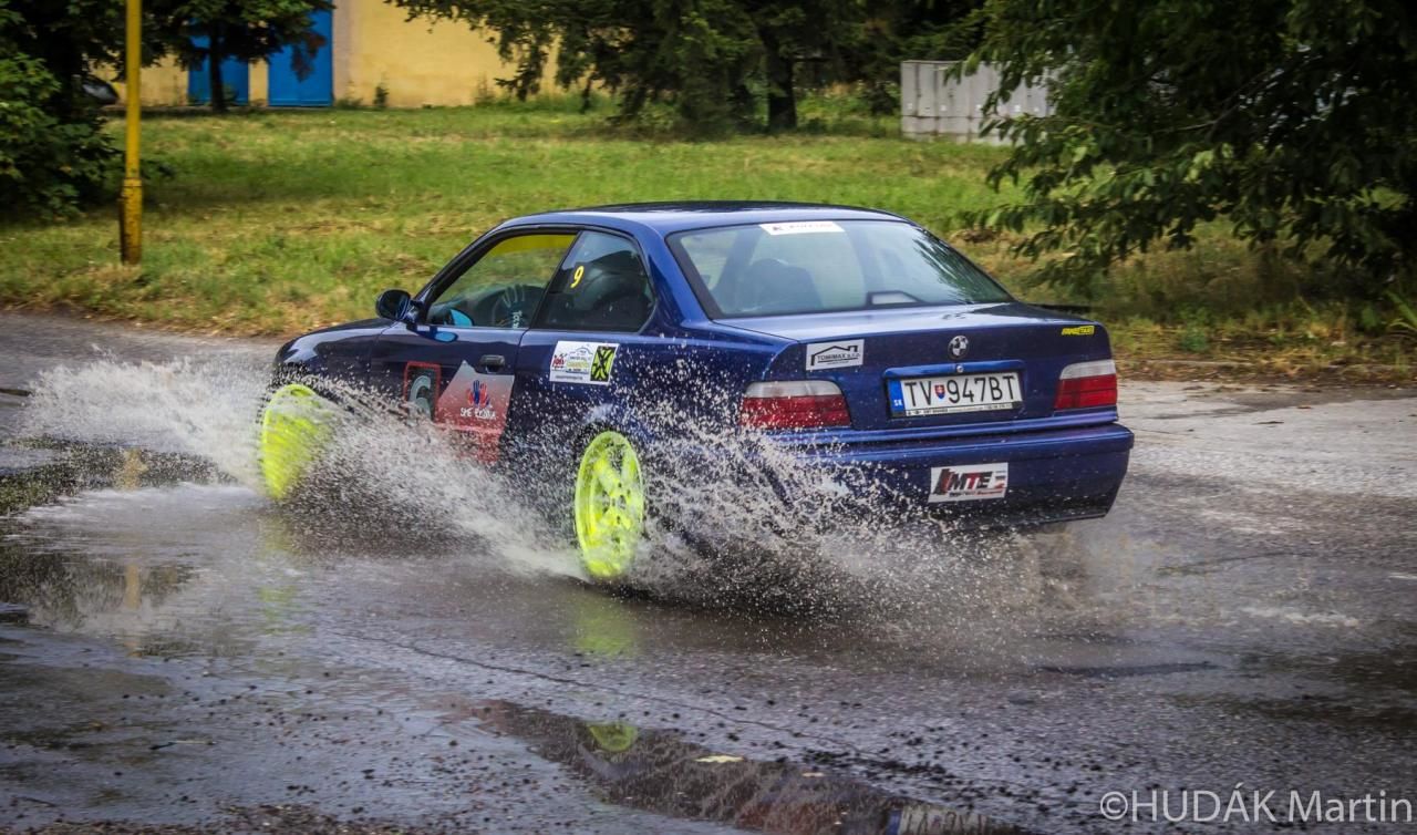 C4R Rally Šaca na šmykľavom povrchu