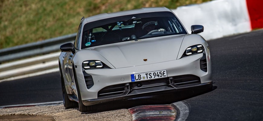 Porsche Taycan si berie späť od Tesly titul najrýchlejšieho sériového elektromobilu na Ringu