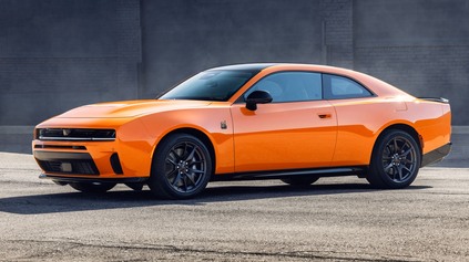 ŠESŤVALCOVÝ DODGE CHARGER OFICIÁLNE. CHCELI BY STE RADŠEJ V8? SKORO S ISTOTOU SA DOČKÁTE!