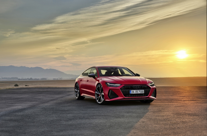 NOVÉ AUDI RS7 JE NIELEN KRÁSNE, ALE AJ PORIADNE NADUPANÉ