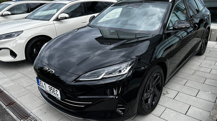PRVÉ DOJMY: BYD SEAL 6 DM-I TOURING. DOKÁŽE NAHRADIŤ NAFTOVÉ KOMBI?