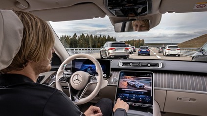 Mercedes Drive Pilot má povolenie na autonómnu jazdu úrovne 3. Predbehol tak Teslu