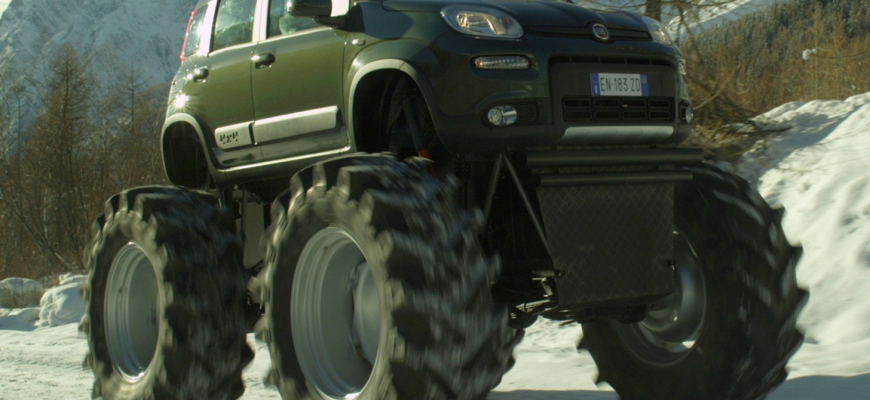VIDEO: Fiat stvoril štvormetrovú Pandu Monster Truck