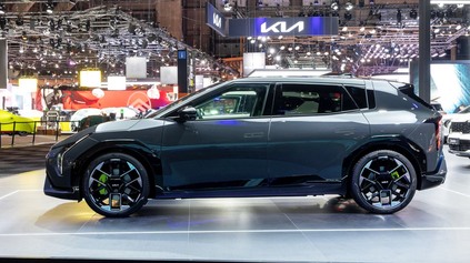 KIA V BRUSELI NARAZ PREDSTAVILA HNEĎ TRI NOVÉ ŠPORTOVÉ MODELY GT, VŠETKY SO 4X4