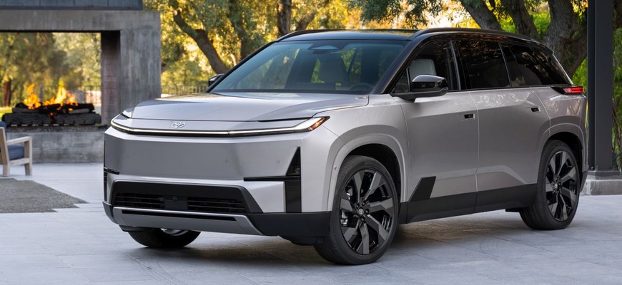 Nová Toyota Highlander oficiálne. Riskuje priazeň zákazníkov na najdôležitejšom trhu