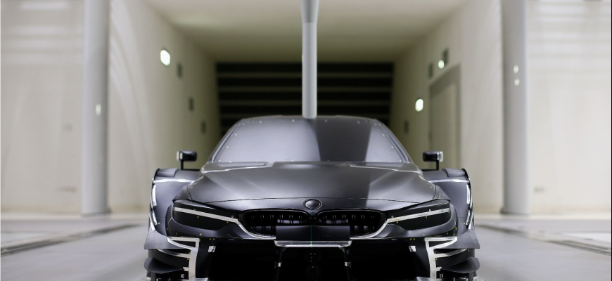 BMW ukázalo testovanie modelu M4 DTM vo veternom tuneli