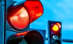 Zmenili pravidlá na križovatkách: Nové semafory obmedzujú ...