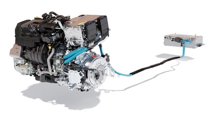 NOVÝ ÚSPORNEJŠÍ A VÝKONNEJŠÍ HYBRID OD RENAULTU MÁ JEDNU CHYBU. JE TU ALE EŠTE JEDNA DOBRÁ SPRÁVA