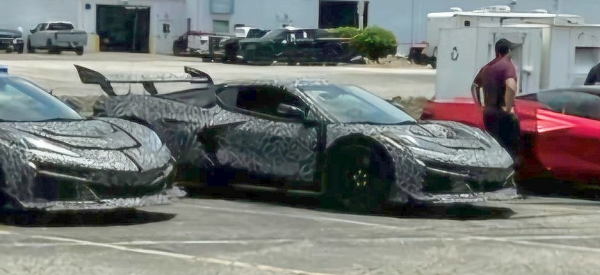 Prototypy Corvette proti Ferrari SF90! Mohla by to byť bájna Zora s výkonom 1000 koní?