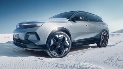 NOVÝ OPEL GRANDLAND ELECTRIC AWD: DOSTAL POHON OBOCH NÁPRAV A MÁ VÝKON AŽ 325 KONÍ