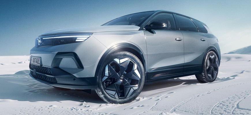 Nový Opel Grandland Electric AWD: dostal pohon oboch náprav a má výkon až 325 koní