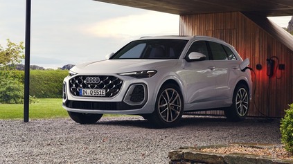 NOVÉ AUDI Q5 E-HYBRID QUATTRO OFICIÁLNE: NOVINKA DO ZÁSUVKY ZVLÁDNE NA JEDNO NABITIE 100 KM
