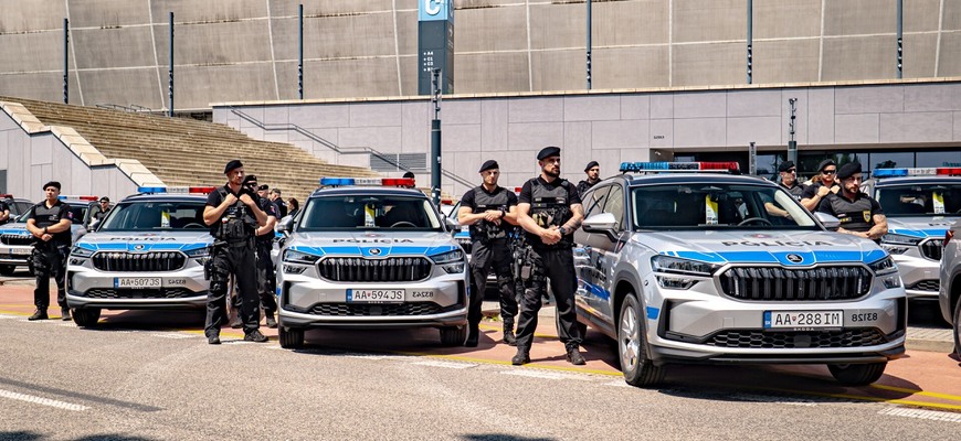 Polícia SR prevzala 90 nových vozidiel Škoda Kodiaq s už novým polepom