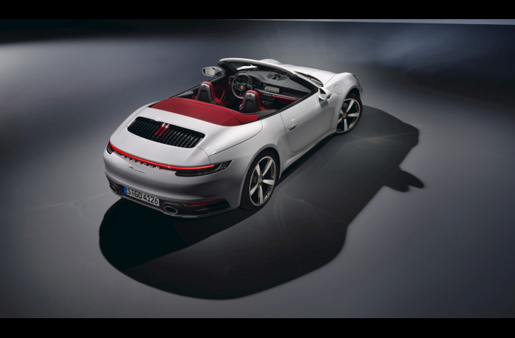 ĎALŠOU NOVINKOU Z IAA JE PORSCHE 911 CARRERA 4 CABRIOLET