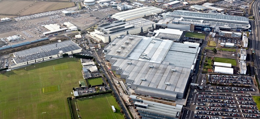 Investícia Mini do elektrifikácie továrne v Oxforde vyjde BMW až 600 miliónov libier