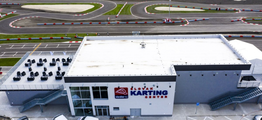 Prvé kolá na novej trati. Slovak Karting Center je otvorený