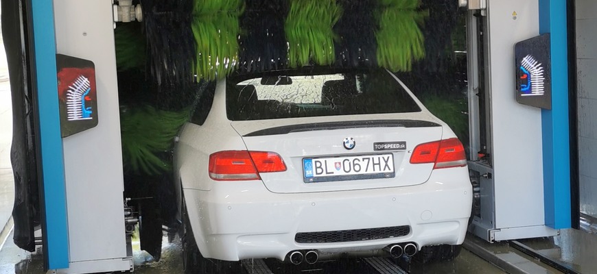 Prečo moderná autoumyvárka nedoškriabe lak ako kedysi?