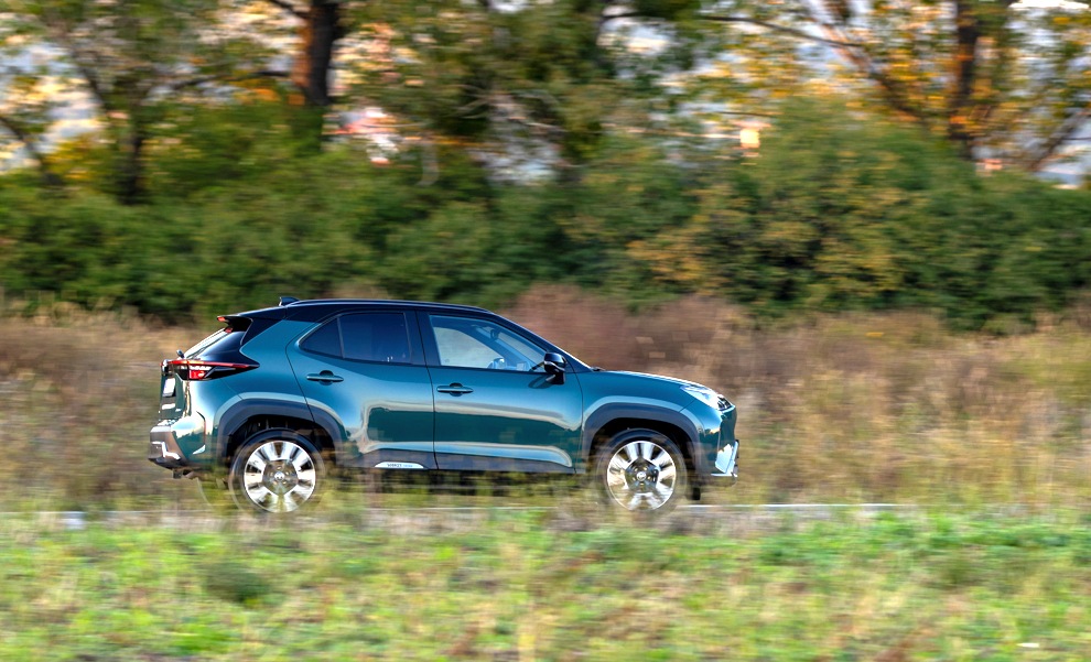 TEST TOYOTA YARIS CROSS FWD - VOČI ŠTVORKOLKE JE NIZŠIA CENA, NIE SPOTREBA
