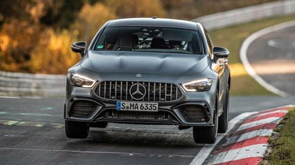 MERCEDES-AMG GT 63 S VYTVORIL NOVÝ REKORD NA NÜRBURGRINGU V KATEGÓRII 4-MIESTNYCH ÁUT