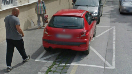 Je dovolené parkovanie v protismere?