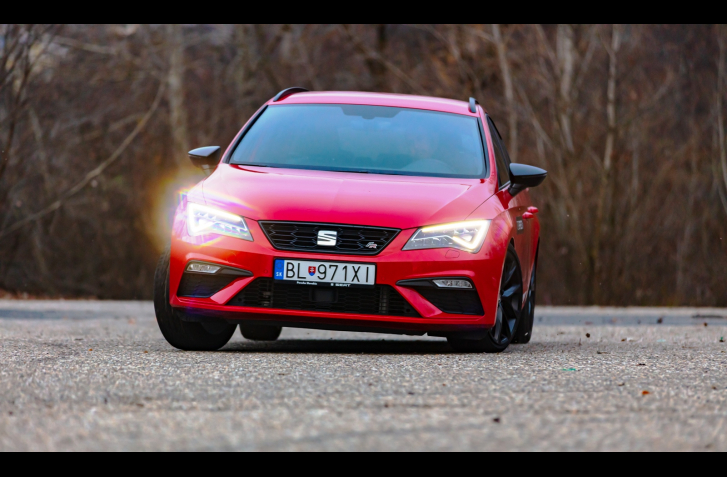 TEST SEAT LEON ST BLACK LIMITED 1.5 TSI: ĽAHKÝ JOGGING