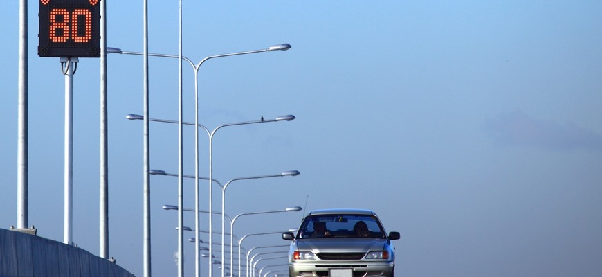 Obmedzenie rýchlosti pre autá so spaľovacím motorom? Aj to hrozí motoristom na Slovensku!