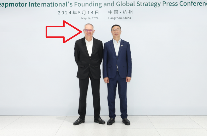 EURÓPA ODOVZDÁ AUTOMOBILOVÝ PRIEMYSEL ČÍNE, VARUJE MANAŽÉR, KTORÝ TOMU SÁM ROKY POMÁHAL!