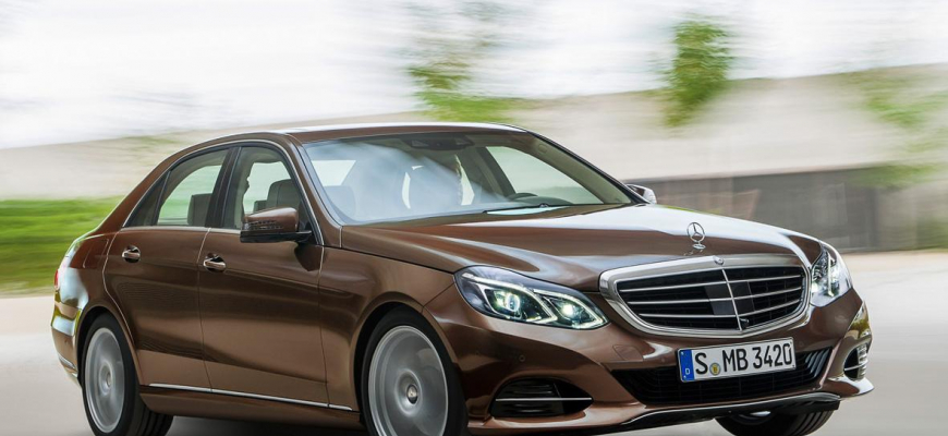 Už žiadne dvojité svetlá pre Mercedes triedy E. Čo poviete na facelift?