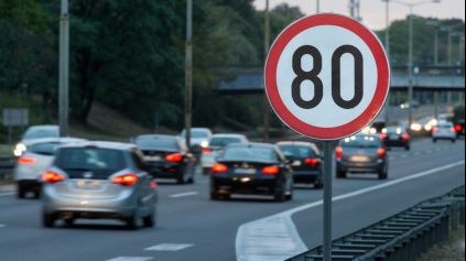 FRANCÚZSKO ZNÍŽI RÝCHLOSŤ Z 90 KM/H NA 80 KM/H. KTO BUDE ĎALŠÍ?