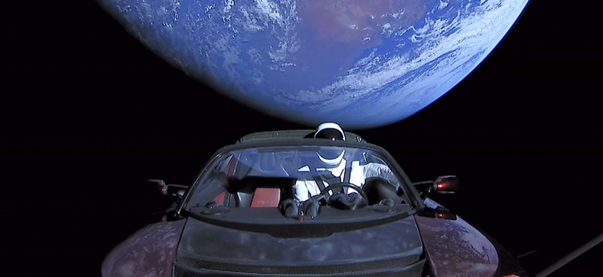 Najrýchlejšie auto v známom vesmíre nalietalo za 5 rokov 326 miliónov km a blíži sa k Zemi