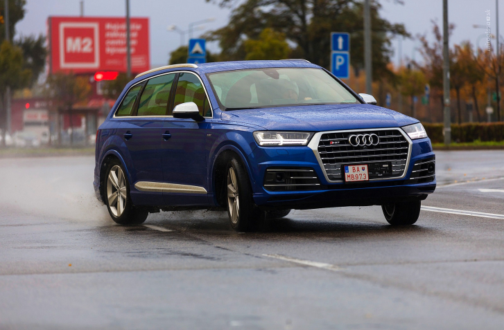 TEST AUDI SQ7 TDI 4.0 V8 BITURBO