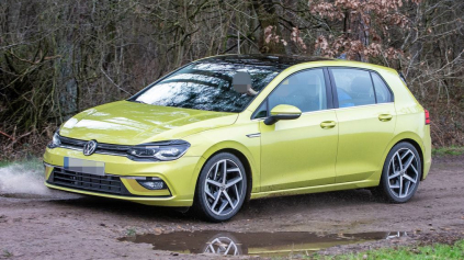 Nafotili takmer nemaskovaný VW Golf 8. GTI a R sú za dverami