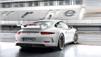 Porsche 911 GT3 zatáča aj zadnými kolesami
